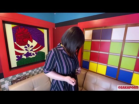 ❤️ Japonska lepotica z velikimi joški masturbira s seks igračkami in doživi orgazem. V intervjuju govori o svoji izkušnji s seksom. Ogromne joške in kosmata pička glasno stokajo. Osakaporn ❤❌ Trdi porniči na sl.pornoboden.ru ️❤